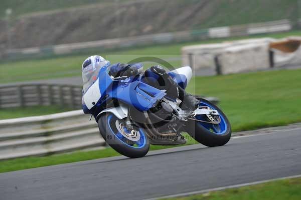 Mallory park Leicestershire;Mallory park photographs;Motorcycle action photographs;event digital images;eventdigitalimages;mallory park;no limits trackday;peter wileman photography;trackday;trackday digital images;trackday photos