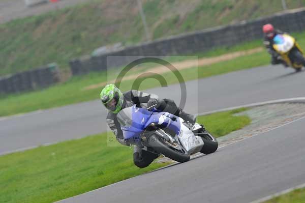 Mallory park Leicestershire;Mallory park photographs;Motorcycle action photographs;event digital images;eventdigitalimages;mallory park;no limits trackday;peter wileman photography;trackday;trackday digital images;trackday photos
