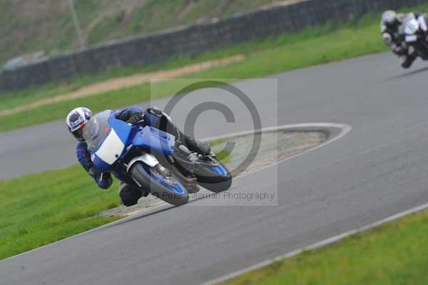 Mallory park Leicestershire;Mallory park photographs;Motorcycle action photographs;event digital images;eventdigitalimages;mallory park;no limits trackday;peter wileman photography;trackday;trackday digital images;trackday photos