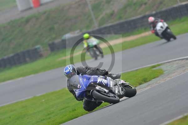 Mallory park Leicestershire;Mallory park photographs;Motorcycle action photographs;event digital images;eventdigitalimages;mallory park;no limits trackday;peter wileman photography;trackday;trackday digital images;trackday photos