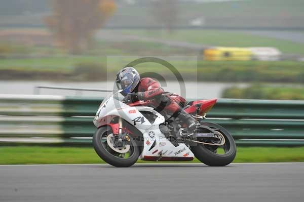 Mallory park Leicestershire;Mallory park photographs;Motorcycle action photographs;event digital images;eventdigitalimages;mallory park;no limits trackday;peter wileman photography;trackday;trackday digital images;trackday photos