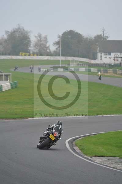 Mallory park Leicestershire;Mallory park photographs;Motorcycle action photographs;event digital images;eventdigitalimages;mallory park;no limits trackday;peter wileman photography;trackday;trackday digital images;trackday photos