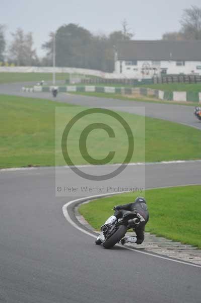 Mallory park Leicestershire;Mallory park photographs;Motorcycle action photographs;event digital images;eventdigitalimages;mallory park;no limits trackday;peter wileman photography;trackday;trackday digital images;trackday photos