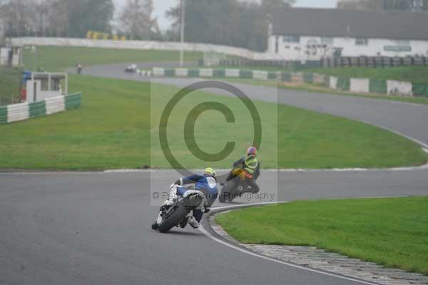Mallory park Leicestershire;Mallory park photographs;Motorcycle action photographs;event digital images;eventdigitalimages;mallory park;no limits trackday;peter wileman photography;trackday;trackday digital images;trackday photos
