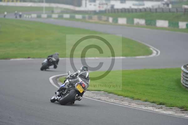 Mallory park Leicestershire;Mallory park photographs;Motorcycle action photographs;event digital images;eventdigitalimages;mallory park;no limits trackday;peter wileman photography;trackday;trackday digital images;trackday photos