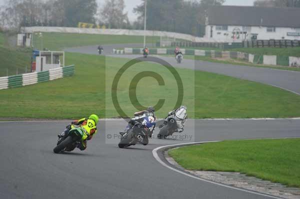 Mallory park Leicestershire;Mallory park photographs;Motorcycle action photographs;event digital images;eventdigitalimages;mallory park;no limits trackday;peter wileman photography;trackday;trackday digital images;trackday photos