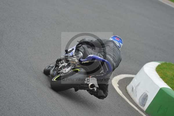 Mallory park Leicestershire;Mallory park photographs;Motorcycle action photographs;event digital images;eventdigitalimages;mallory park;no limits trackday;peter wileman photography;trackday;trackday digital images;trackday photos