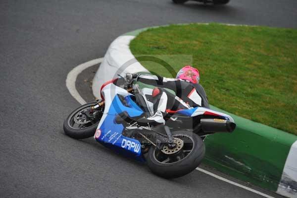 Mallory park Leicestershire;Mallory park photographs;Motorcycle action photographs;event digital images;eventdigitalimages;mallory park;no limits trackday;peter wileman photography;trackday;trackday digital images;trackday photos