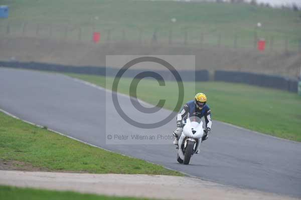 Mallory park Leicestershire;Mallory park photographs;Motorcycle action photographs;event digital images;eventdigitalimages;mallory park;no limits trackday;peter wileman photography;trackday;trackday digital images;trackday photos