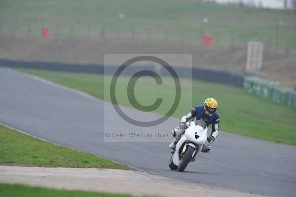 Mallory park Leicestershire;Mallory park photographs;Motorcycle action photographs;event digital images;eventdigitalimages;mallory park;no limits trackday;peter wileman photography;trackday;trackday digital images;trackday photos