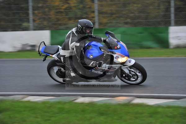 Mallory park Leicestershire;Mallory park photographs;Motorcycle action photographs;event digital images;eventdigitalimages;mallory park;no limits trackday;peter wileman photography;trackday;trackday digital images;trackday photos