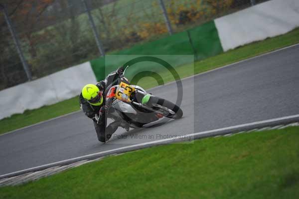Mallory park Leicestershire;Mallory park photographs;Motorcycle action photographs;event digital images;eventdigitalimages;mallory park;no limits trackday;peter wileman photography;trackday;trackday digital images;trackday photos