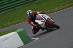 Mallory-park-Leicestershire;Mallory-park-photographs;Motorcycle-action-photographs;event-digital-images;eventdigitalimages;mallory-park;no-limits-trackday;peter-wileman-photography;trackday;trackday-digital-images;trackday-photos