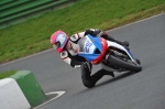 Mallory-park-Leicestershire;Mallory-park-photographs;Motorcycle-action-photographs;event-digital-images;eventdigitalimages;mallory-park;no-limits-trackday;peter-wileman-photography;trackday;trackday-digital-images;trackday-photos