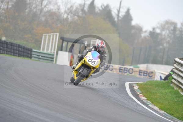 Mallory park Leicestershire;Mallory park photographs;Motorcycle action photographs;event digital images;eventdigitalimages;mallory park;no limits trackday;peter wileman photography;trackday;trackday digital images;trackday photos