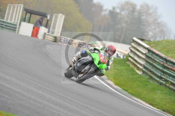 Mallory park Leicestershire;Mallory park photographs;Motorcycle action photographs;event digital images;eventdigitalimages;mallory park;no limits trackday;peter wileman photography;trackday;trackday digital images;trackday photos