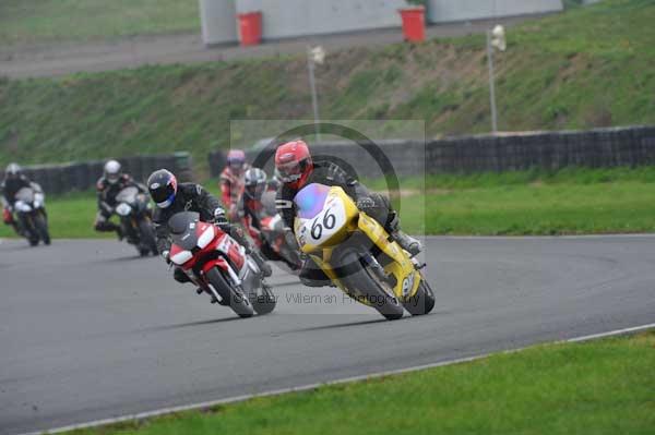 Mallory park Leicestershire;Mallory park photographs;Motorcycle action photographs;event digital images;eventdigitalimages;mallory park;no limits trackday;peter wileman photography;trackday;trackday digital images;trackday photos
