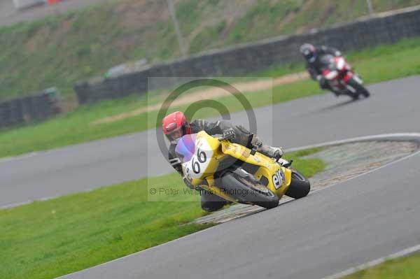 Mallory park Leicestershire;Mallory park photographs;Motorcycle action photographs;event digital images;eventdigitalimages;mallory park;no limits trackday;peter wileman photography;trackday;trackday digital images;trackday photos