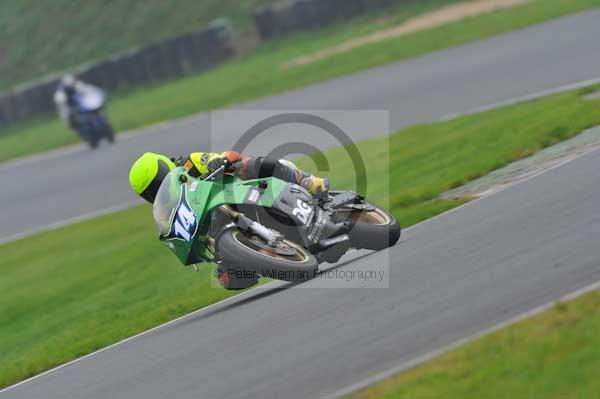 Mallory park Leicestershire;Mallory park photographs;Motorcycle action photographs;event digital images;eventdigitalimages;mallory park;no limits trackday;peter wileman photography;trackday;trackday digital images;trackday photos