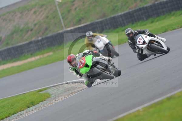 Mallory park Leicestershire;Mallory park photographs;Motorcycle action photographs;event digital images;eventdigitalimages;mallory park;no limits trackday;peter wileman photography;trackday;trackday digital images;trackday photos