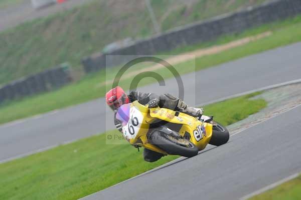 Mallory park Leicestershire;Mallory park photographs;Motorcycle action photographs;event digital images;eventdigitalimages;mallory park;no limits trackday;peter wileman photography;trackday;trackday digital images;trackday photos