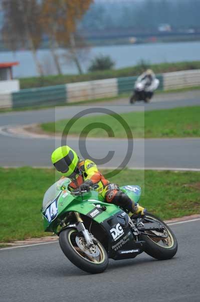 Mallory park Leicestershire;Mallory park photographs;Motorcycle action photographs;event digital images;eventdigitalimages;mallory park;no limits trackday;peter wileman photography;trackday;trackday digital images;trackday photos