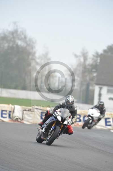 Mallory park Leicestershire;Mallory park photographs;Motorcycle action photographs;event digital images;eventdigitalimages;mallory park;no limits trackday;peter wileman photography;trackday;trackday digital images;trackday photos