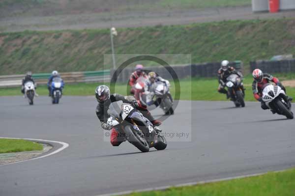 Mallory park Leicestershire;Mallory park photographs;Motorcycle action photographs;event digital images;eventdigitalimages;mallory park;no limits trackday;peter wileman photography;trackday;trackday digital images;trackday photos