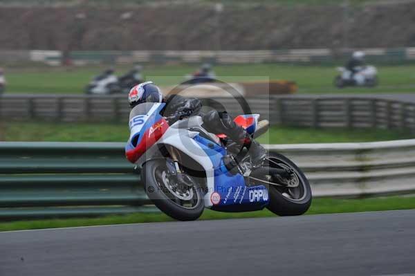 Mallory park Leicestershire;Mallory park photographs;Motorcycle action photographs;event digital images;eventdigitalimages;mallory park;no limits trackday;peter wileman photography;trackday;trackday digital images;trackday photos