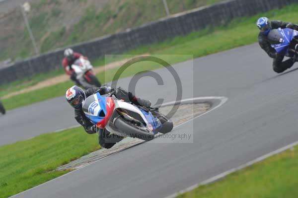 Mallory park Leicestershire;Mallory park photographs;Motorcycle action photographs;event digital images;eventdigitalimages;mallory park;no limits trackday;peter wileman photography;trackday;trackday digital images;trackday photos