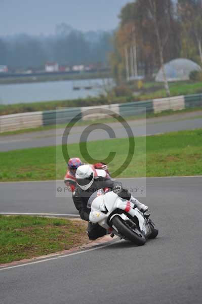 Mallory park Leicestershire;Mallory park photographs;Motorcycle action photographs;event digital images;eventdigitalimages;mallory park;no limits trackday;peter wileman photography;trackday;trackday digital images;trackday photos