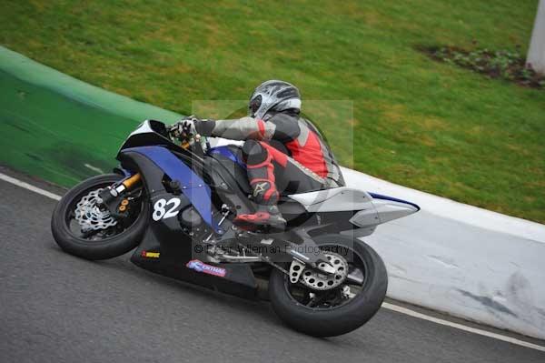 Mallory park Leicestershire;Mallory park photographs;Motorcycle action photographs;event digital images;eventdigitalimages;mallory park;no limits trackday;peter wileman photography;trackday;trackday digital images;trackday photos