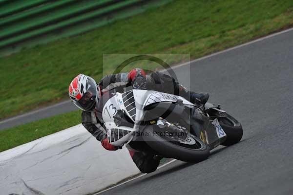 Mallory park Leicestershire;Mallory park photographs;Motorcycle action photographs;event digital images;eventdigitalimages;mallory park;no limits trackday;peter wileman photography;trackday;trackday digital images;trackday photos