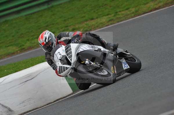 Mallory park Leicestershire;Mallory park photographs;Motorcycle action photographs;event digital images;eventdigitalimages;mallory park;no limits trackday;peter wileman photography;trackday;trackday digital images;trackday photos