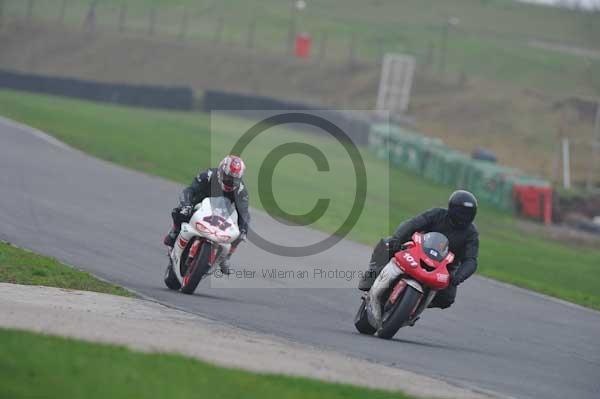 Mallory park Leicestershire;Mallory park photographs;Motorcycle action photographs;event digital images;eventdigitalimages;mallory park;no limits trackday;peter wileman photography;trackday;trackday digital images;trackday photos