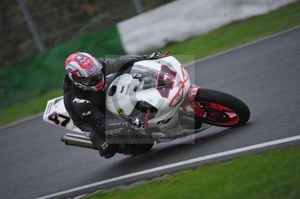 Mallory park Leicestershire;Mallory park photographs;Motorcycle action photographs;event digital images;eventdigitalimages;mallory park;no limits trackday;peter wileman photography;trackday;trackday digital images;trackday photos