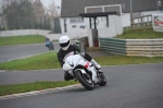 Mallory-park-Leicestershire;Mallory-park-photographs;Motorcycle-action-photographs;event-digital-images;eventdigitalimages;mallory-park;no-limits-trackday;peter-wileman-photography;trackday;trackday-digital-images;trackday-photos