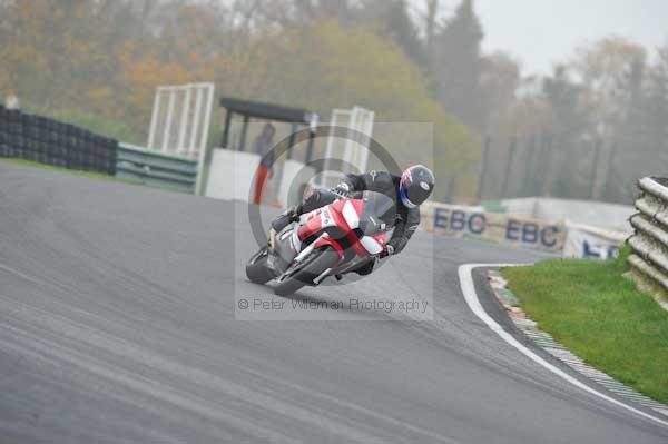 Mallory park Leicestershire;Mallory park photographs;Motorcycle action photographs;event digital images;eventdigitalimages;mallory park;no limits trackday;peter wileman photography;trackday;trackday digital images;trackday photos