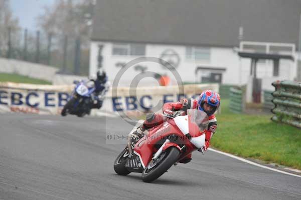 Mallory park Leicestershire;Mallory park photographs;Motorcycle action photographs;event digital images;eventdigitalimages;mallory park;no limits trackday;peter wileman photography;trackday;trackday digital images;trackday photos