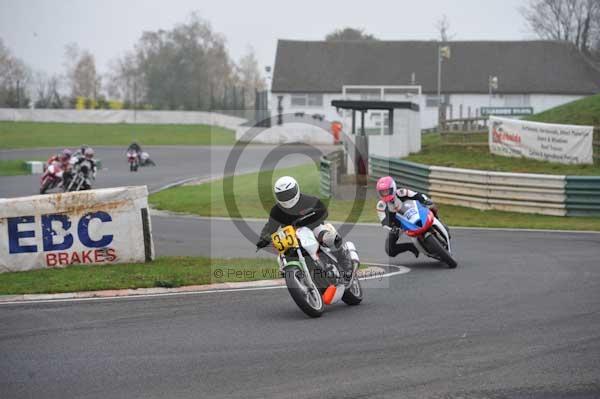 Mallory park Leicestershire;Mallory park photographs;Motorcycle action photographs;event digital images;eventdigitalimages;mallory park;no limits trackday;peter wileman photography;trackday;trackday digital images;trackday photos