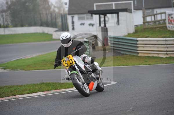 Mallory park Leicestershire;Mallory park photographs;Motorcycle action photographs;event digital images;eventdigitalimages;mallory park;no limits trackday;peter wileman photography;trackday;trackday digital images;trackday photos