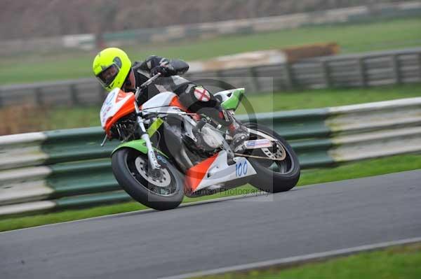 Mallory park Leicestershire;Mallory park photographs;Motorcycle action photographs;event digital images;eventdigitalimages;mallory park;no limits trackday;peter wileman photography;trackday;trackday digital images;trackday photos