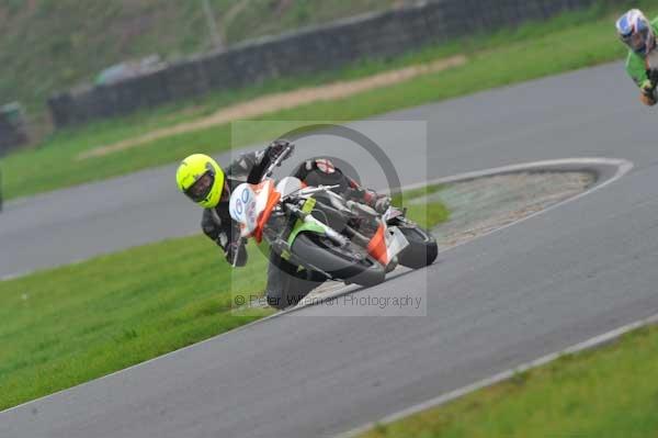 Mallory park Leicestershire;Mallory park photographs;Motorcycle action photographs;event digital images;eventdigitalimages;mallory park;no limits trackday;peter wileman photography;trackday;trackday digital images;trackday photos