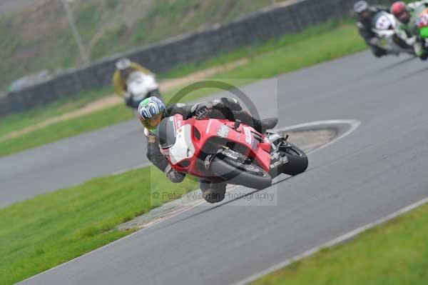 Mallory park Leicestershire;Mallory park photographs;Motorcycle action photographs;event digital images;eventdigitalimages;mallory park;no limits trackday;peter wileman photography;trackday;trackday digital images;trackday photos