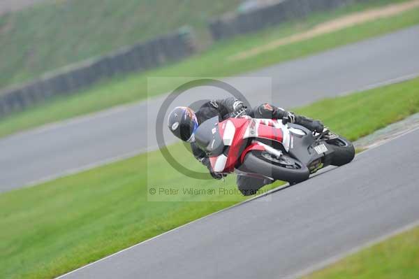 Mallory park Leicestershire;Mallory park photographs;Motorcycle action photographs;event digital images;eventdigitalimages;mallory park;no limits trackday;peter wileman photography;trackday;trackday digital images;trackday photos