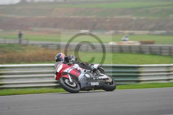 Mallory park Leicestershire;Mallory park photographs;Motorcycle action photographs;event digital images;eventdigitalimages;mallory park;no limits trackday;peter wileman photography;trackday;trackday digital images;trackday photos