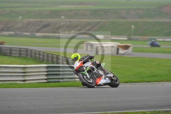 Mallory park Leicestershire;Mallory park photographs;Motorcycle action photographs;event digital images;eventdigitalimages;mallory park;no limits trackday;peter wileman photography;trackday;trackday digital images;trackday photos