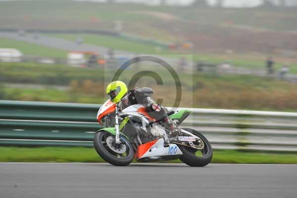 Mallory park Leicestershire;Mallory park photographs;Motorcycle action photographs;event digital images;eventdigitalimages;mallory park;no limits trackday;peter wileman photography;trackday;trackday digital images;trackday photos