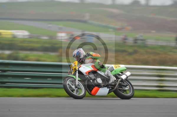 Mallory park Leicestershire;Mallory park photographs;Motorcycle action photographs;event digital images;eventdigitalimages;mallory park;no limits trackday;peter wileman photography;trackday;trackday digital images;trackday photos