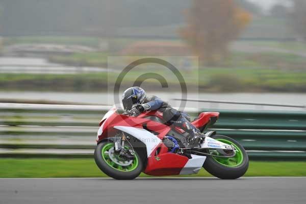Mallory park Leicestershire;Mallory park photographs;Motorcycle action photographs;event digital images;eventdigitalimages;mallory park;no limits trackday;peter wileman photography;trackday;trackday digital images;trackday photos